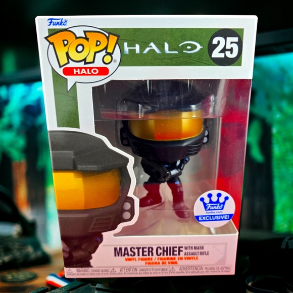 Master chief with MA58 rifle funko exclusive # 25 (nib) With Pop Protector - Picture 1 of 7